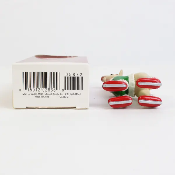 1993 Hallmark Daughter Ice Skating Giraffe Keepsake Ornament