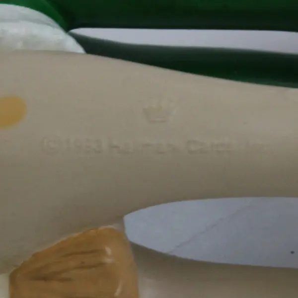 1993 Hallmark Daughter Ice Skating Giraffe Keepsake Ornament