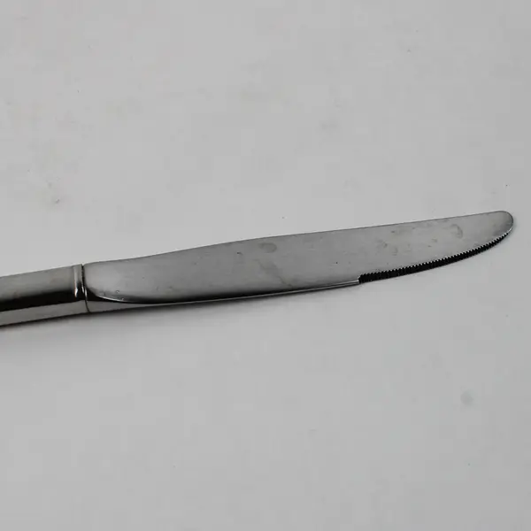 Lot Of 5 Oneida Canada/Distinction (Stainless) Flatware Dinner Knives 9" Long