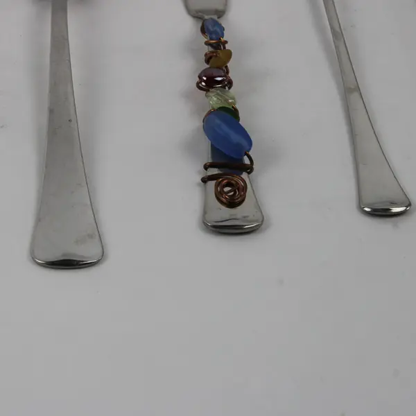 Lot Of 9 Oneida Canada/Distinction (Stainless) Flatware 4 Knives 4 Forks 1 Spoon