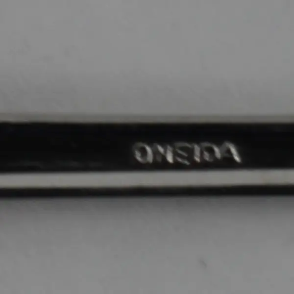 Lot Of 9 Oneida Canada/Distinction (Stainless) Flatware 4 Knives 4 Forks 1 Spoon