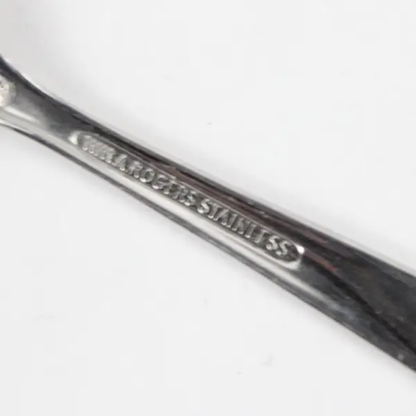 Lot of 2 Oneida Wm A Rogers Sweet Briar Stainless Butter Knife Flatware