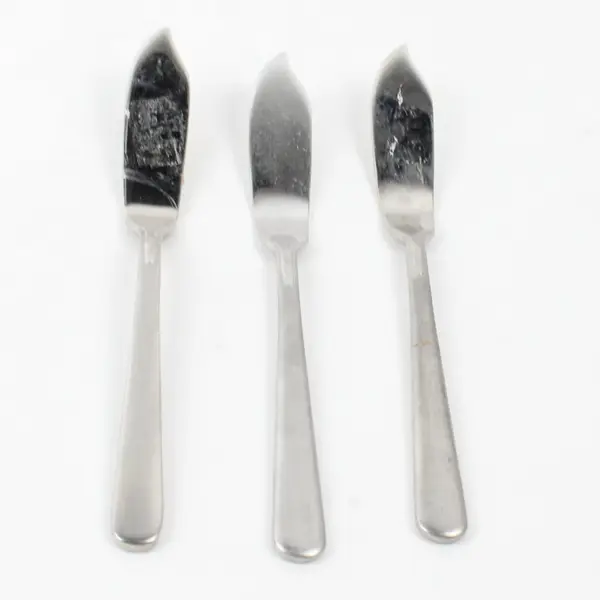 Lot of 3 Oneida Hera Butter Knives Stainless 18/10 Frosted Glossy Silverware