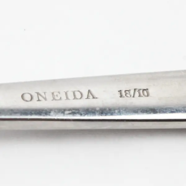 Lot of 3 Oneida Hera Butter Knives Stainless 18/10 Frosted Glossy Silverware