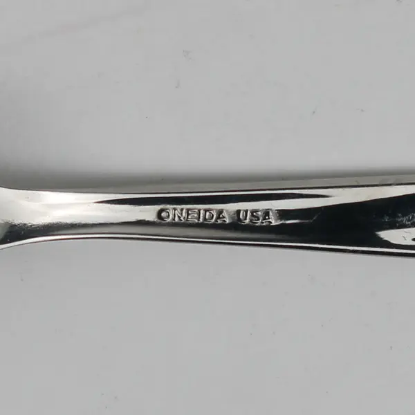 Lot of 2 Oneida Camden Stainless Butter Knives 7" Glossy Flatware