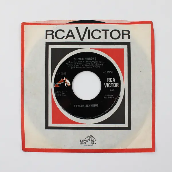 Waylon Jennings 45 Record Green River & Silver Ribbons RCA 47-9025