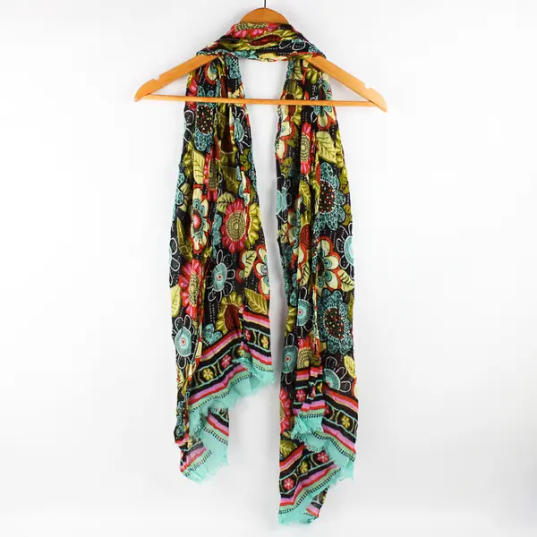 Multicolor Retro Floral Pattern Scarf 26" x 66"