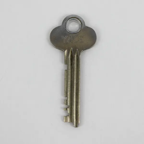 Vintage Yale Safe Deposit Box Guard Key Stamped 275