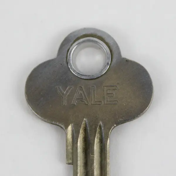 Vintage Yale Safe Deposit Box Guard Key Stamped 275