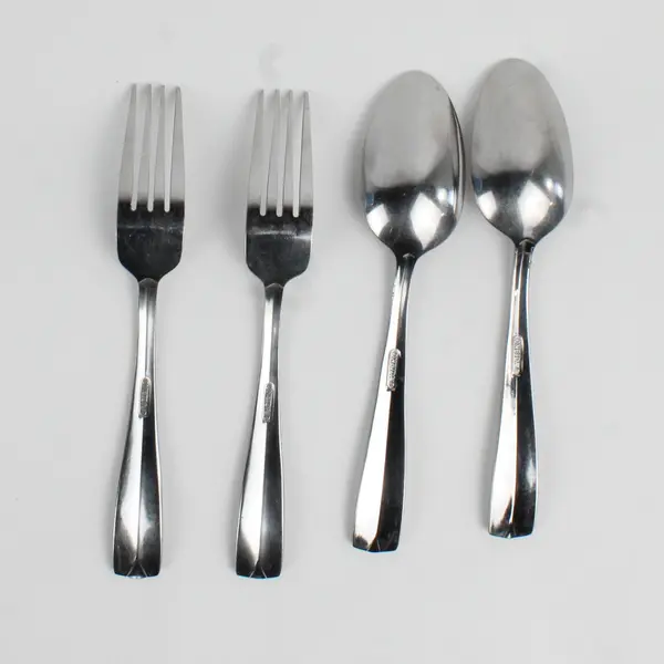 Lot Of 4 Oneida Silver Pluma (Stainless) Flatware 2 Soup Spoons & 2 Dinner Forks