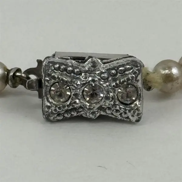  Vtg Faux Pearl Necklace 18” Graduated Size Pearls Box Clasp w/Rhinestones Japan