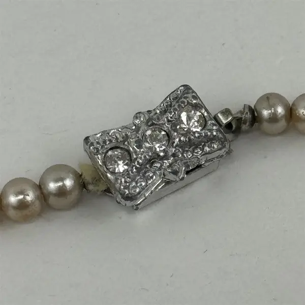  Vtg Faux Pearl Necklace 18” Graduated Size Pearls Box Clasp w/Rhinestones Japan