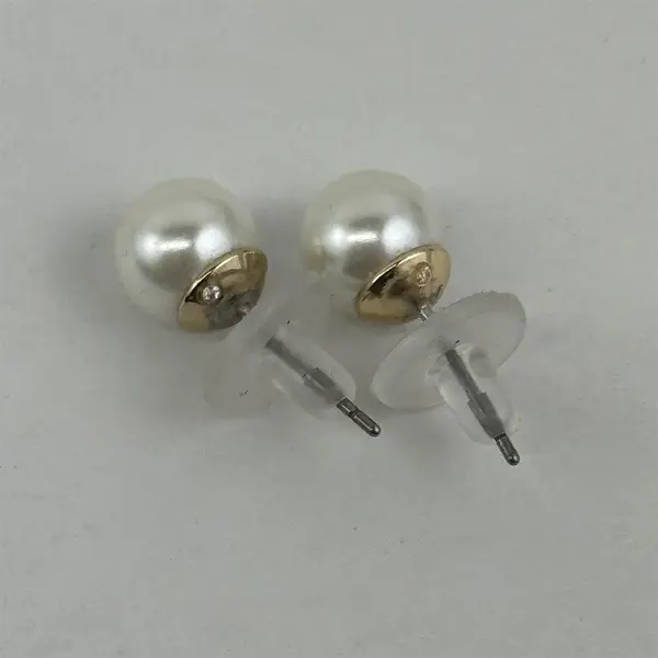 8 mm White Pearl Stud Earrings 
