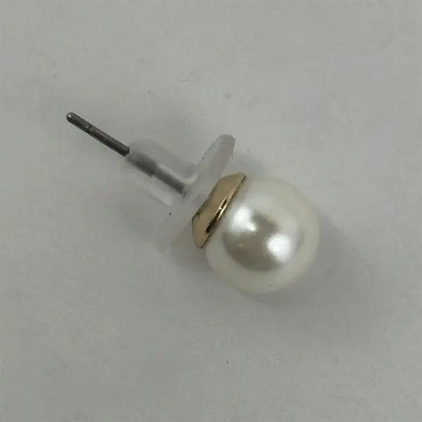 8 mm White Pearl Stud Earrings 