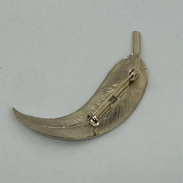 Vintage Gold Tone Metal Leaf Brooch 2.5" Women's Jewelry