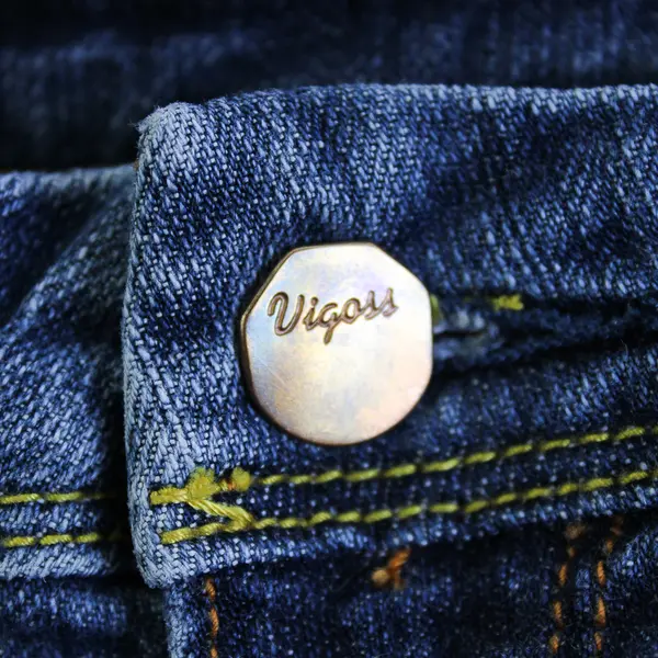 Vigoss Women's 31 Medium Wash Christina Cropped Stretch Straight Leg Denim Jeans