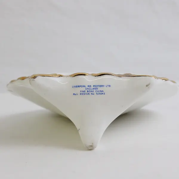 Vintage Liverpool Road Pottery Aberdeen Scotland Souvenir Pocket Vase 4-3/4"
