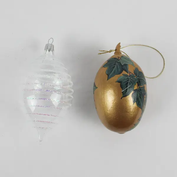 Lot of 2 Oval-Shaped Tree Hanging Christmas Ornaments, 4" Tall 