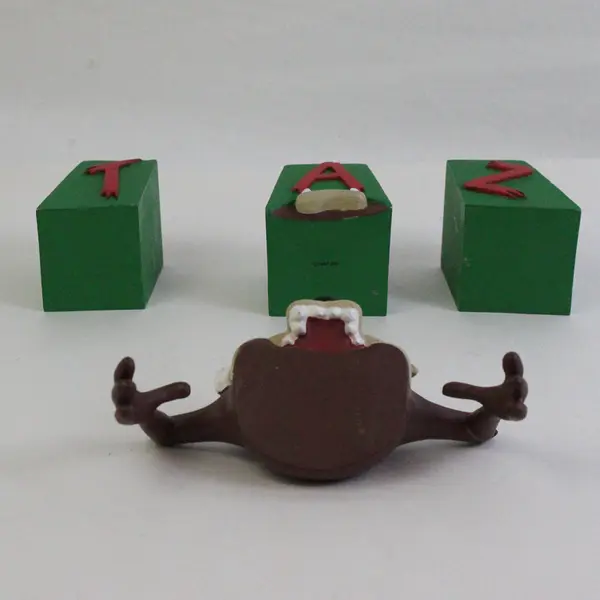 Vintage 1997 Warner Brothers Taz Tasmanian Devil Christmas Shelf Sitter