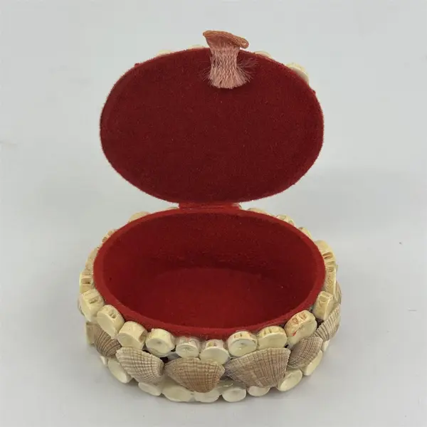 Vintage Seashell Trinket Jewelry Box Round Red Felt Lined Small 4.5in