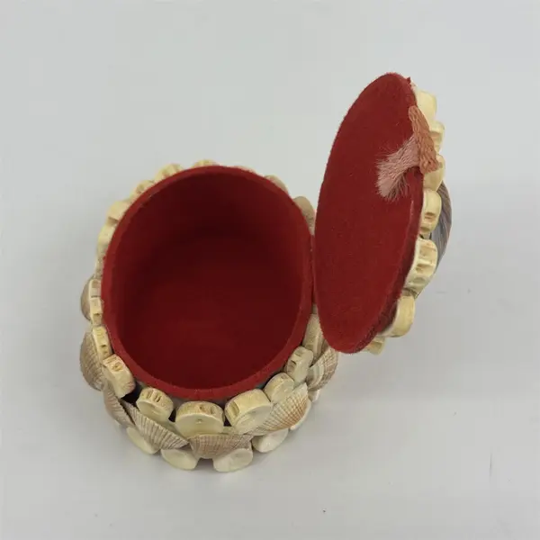 Vintage Seashell Trinket Jewelry Box Round Red Felt Lined Small 4.5in