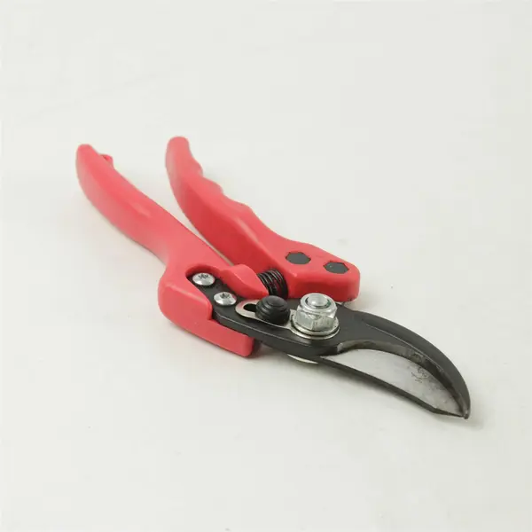 Ergonomic Bypass Hand Pruner 2.5 in High Carbon Steel Blade Nylon Handle 8.5 in