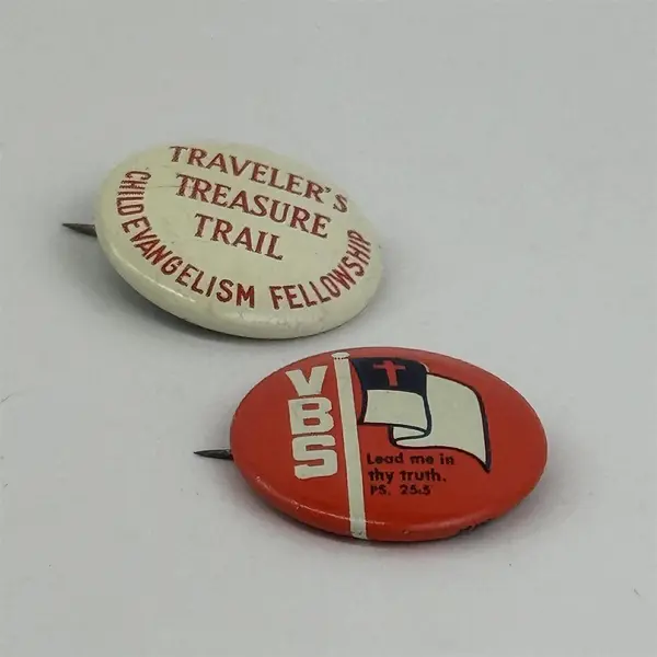 Christian Pinbacks VBS Travelers Treasure Trail Child's Evangelical Fellowship