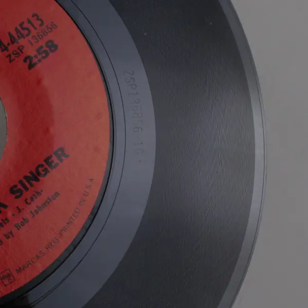 Johnny Cash Columbia 44513 Folsom Prison Blues/ The Folk Singer