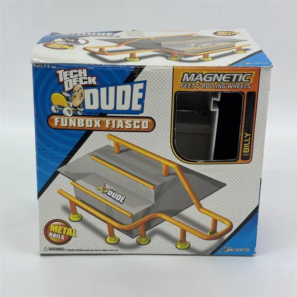 Tech Deck Finger Skateboarder Lot 6 Figures 8 Boards 4 Ramps 2 Barrels