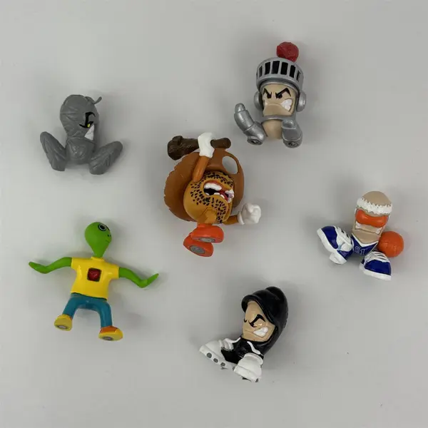 Tech Deck Finger Skateboarder Lot 6 Figures 8 Boards 4 Ramps 2 Barrels