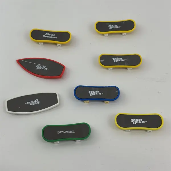 Tech Deck Finger Skateboarder Lot 6 Figures 8 Boards 4 Ramps 2 Barrels