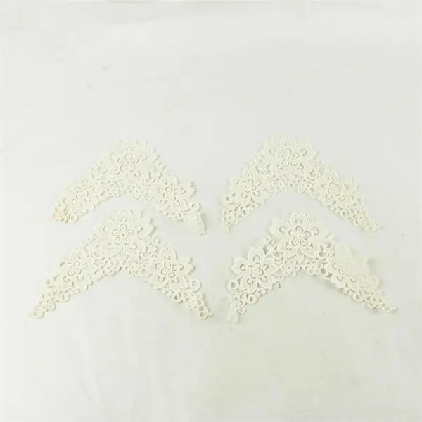 Set of 4 White Lace Appliques Sewing Embellishments 4in