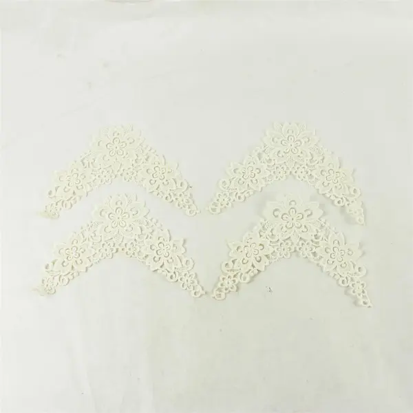 Set of 4 White Lace Appliques Sewing Embellishments 4in