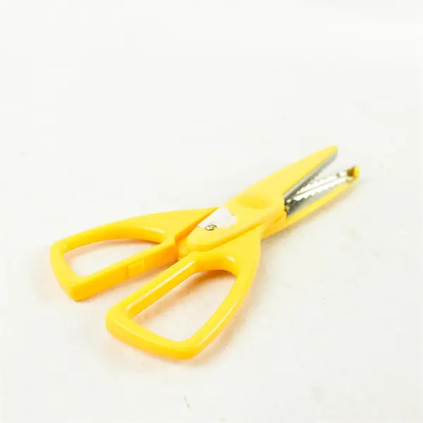 Lot of 3 Crafting Scissors Pinking Scallop Cracker Edgers