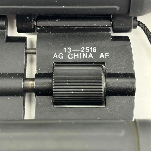 Bushnell 10 x 25 Black Compact Folding Binoculars W/Case  302 FT. @ 1000yds