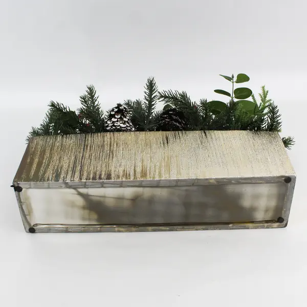 18" Christmas Centerpiece Arrangement Artificial Berries Pine Cones Greenery 