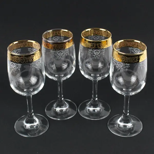 Lot Of 4 Cellini Crystal Clear Glass Wine Glasses Gold Trim 7.25" Tall