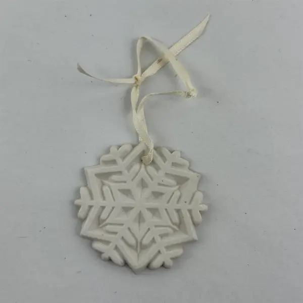 1989 Margaret Furlong A Winter Jewel Porcelain Snowflake Ornament