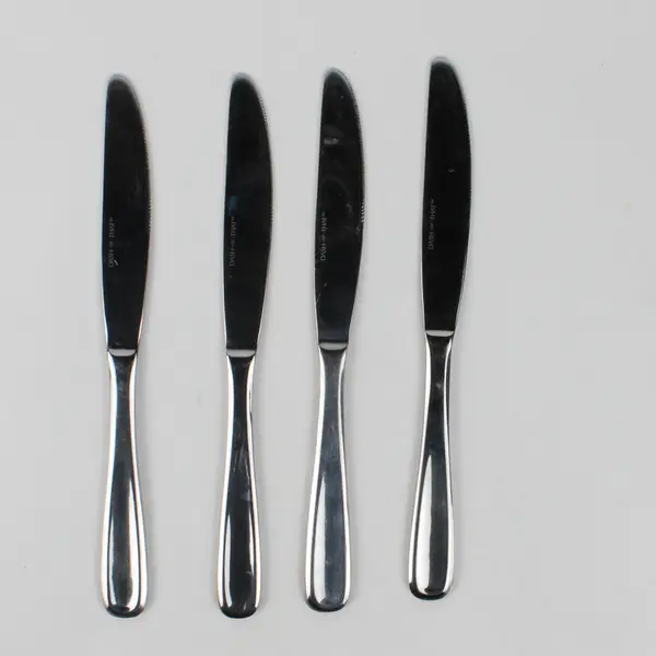 Lot of 4 Dash of That Sean Pattern Stainless Dinner Knives 9" Long Good
