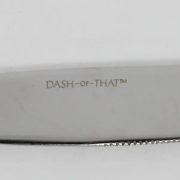 Lot of 4 Dash of That Sean Pattern Stainless Dinner Knives 9" Long Good