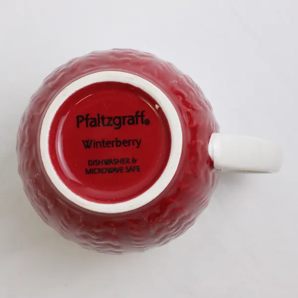 Pfaltzgraff Red/White Winterberry Embossed Sweater Ceramic Mug 4.5" Tall