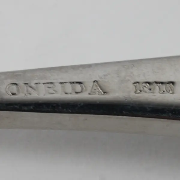 Lot of 3 Oneida Silver Garnet Pattern 18/10 Stainless Butter Knives 6.75" Good