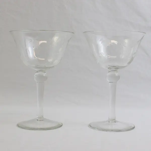 Lot Of 2 Matching Unbranded Clear Glass Champagne Glasses Etched Flowers 6.25"