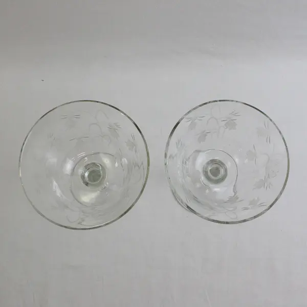 Lot Of 2 Matching Unbranded Clear Glass Champagne Glasses Etched Flowers 6.25"