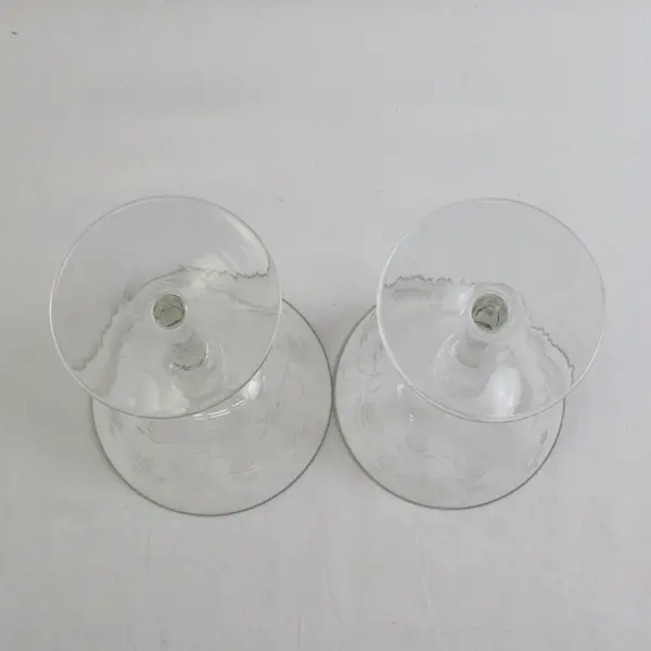 Lot Of 2 Matching Unbranded Clear Glass Champagne Glasses Etched Flowers 6.25"