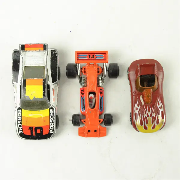 Lot of 3 Hot Wheels Matchbox Diecast Cars Collectible Toy Cars