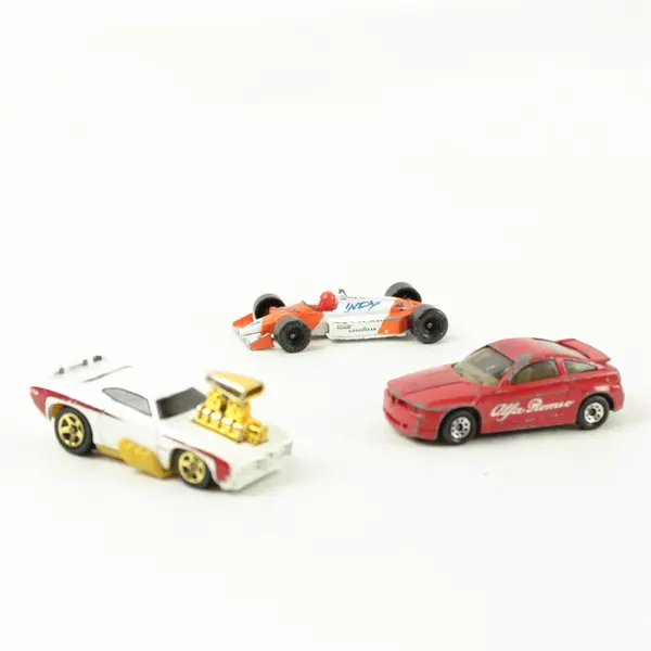 Lot of 3 Mixed Hot Wheels Matchbox Diecast Cars Collectible Toy Cars