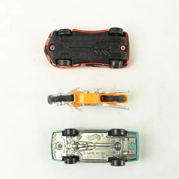Lot of 3 Hot Wheels Matchbox Diecast Cars Collectible Toy Cars