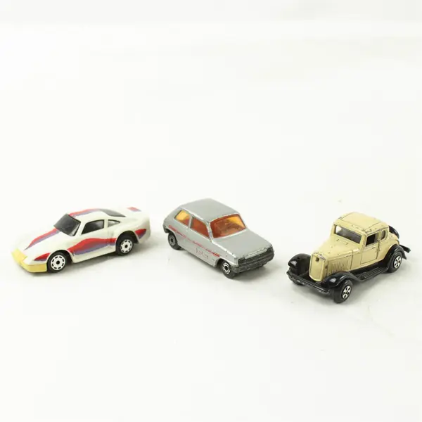 Lot of 3 Mixed Hot Wheels Matchbox Diecast Cars Collectible Toy Cars
