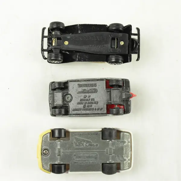 Lot of 3 Mixed Hot Wheels Matchbox Diecast Cars Collectible Toy Cars